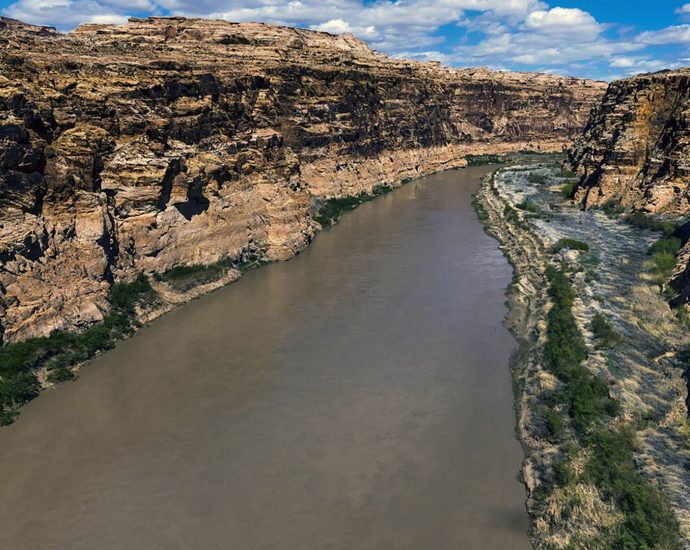 water-wars-loom-as-states-clash-over-colorado-river-sharing