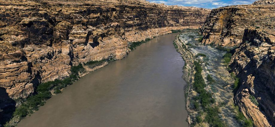 water-wars-loom-as-states-clash-over-colorado-river-sharing