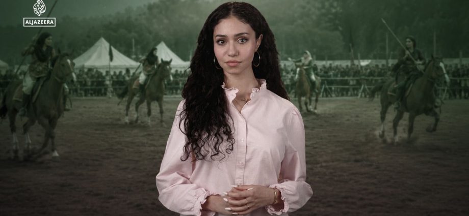 pakistani-women-in-tent-pegging
