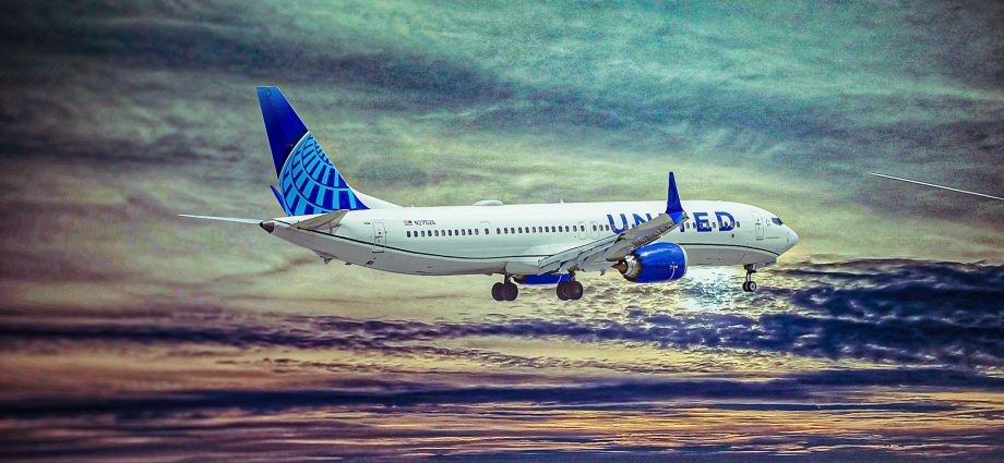 “you-have-30-seconds”:-united-pilot’s-fbi-warning-over-passenger’s-wi-fi-hotspot-name