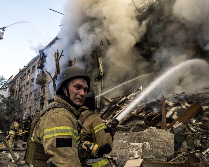 russia-pressures-us.,-ukraine’s-allies-to-flee-kyiv,-threatening-‘systematic-strikes’