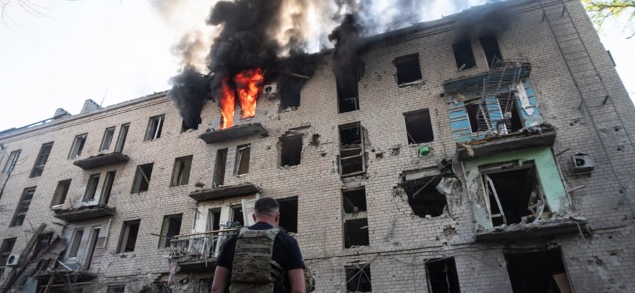 european-countries-and-eu-summon-russian-envoys-over-threats-on-kyiv