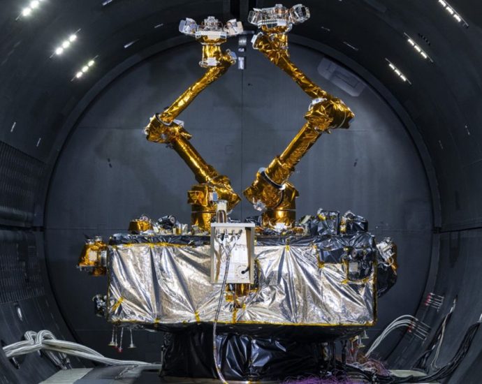 DARPA readies robotic deep-space repair satellite for 2026 launch