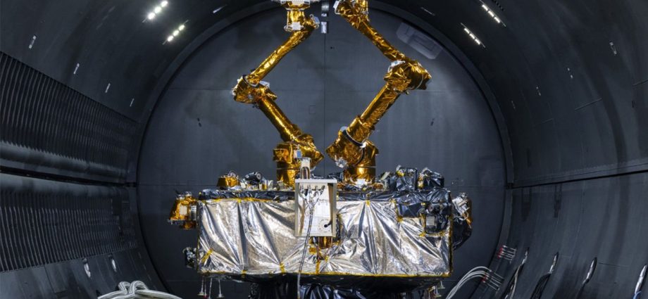 DARPA readies robotic deep-space repair satellite for 2026 launch