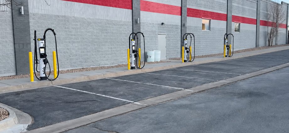 blink-charging-to-deploy-kempower’s-distributed-ev-charging-systems-at-14-new-sites