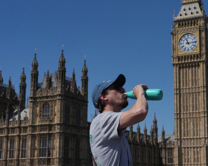 an-exceptionally-early-heat-wave-shatters-records-and-brings-deaths-in-europe