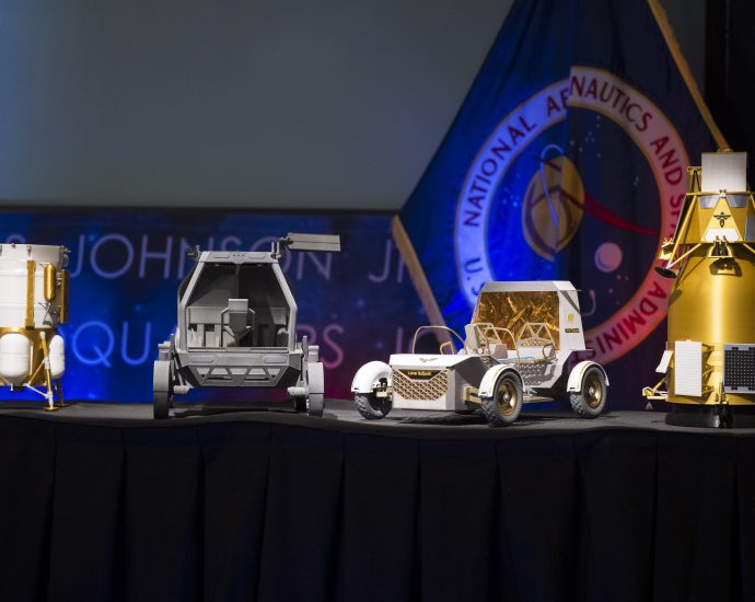 nasa-provides-update-on-moon-base-rovers,-landers,-missions