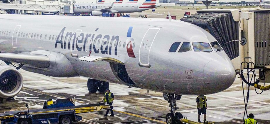 why-doesn’t-the-airbus-a321-board-from-mid-cabin-like-the-boeing-757?