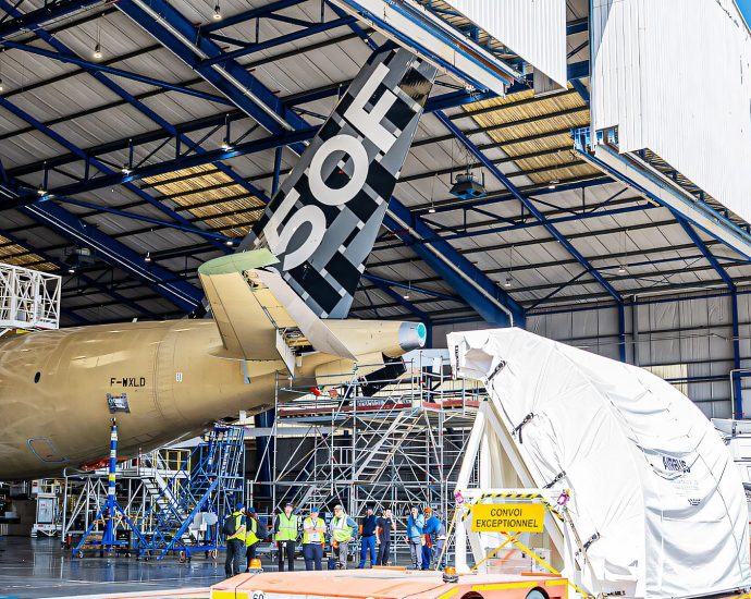 first-chinese-mainland-a350f-customer-boosts-order-to-10-aircraft