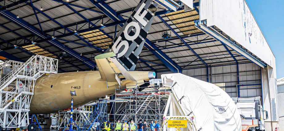 first-chinese-mainland-a350f-customer-boosts-order-to-10-aircraft
