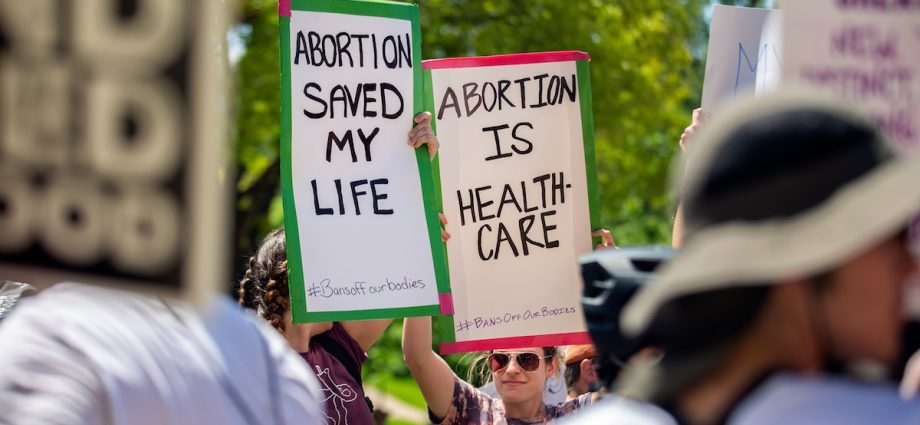 abortion-bans-are-making-miscarriage-treatment-more-dangerous