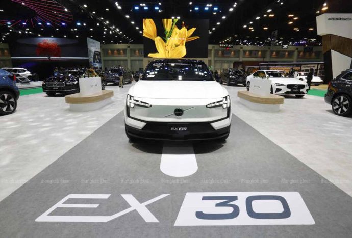 Govt demands Volvo explain overheating batteries and fires