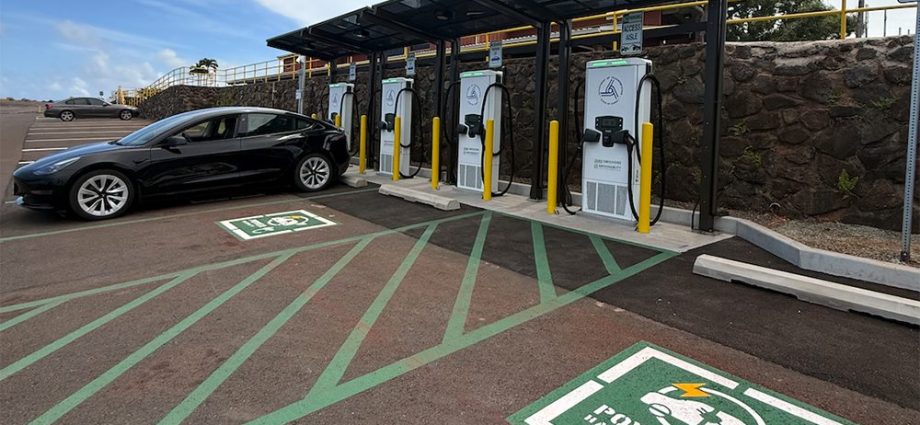 maui-kapalua-airport-commissions-a-new-nevi-dc-fast-charging-site