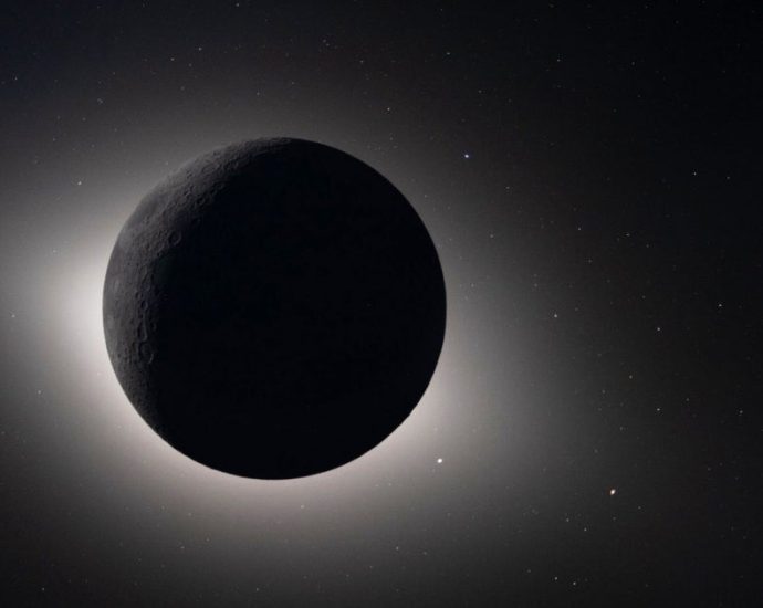nasa’s-moon-base-plans-revealed,-and-they-include-landers,-buggies-and-drones