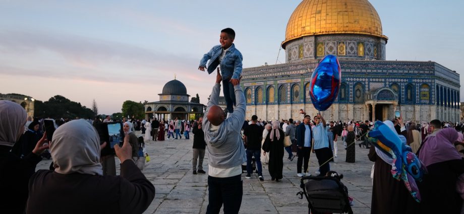 muslims-worldwide-celebrate-eid-al-adha,-the-festival-of-sacrifice