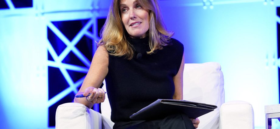 ‘60-minutes’-journalist-says-cbs-contract-ended-after-furor-over-delayed-segment