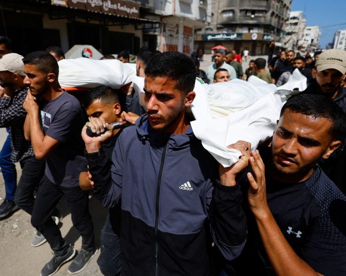 family-mourn-‘hamas-leader’-killed-in-israeli-attack