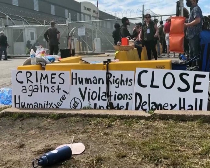 “they-are-not-alone-inside”:-protests-outside-newark-ice-jail-support-hunger-striking-detainees