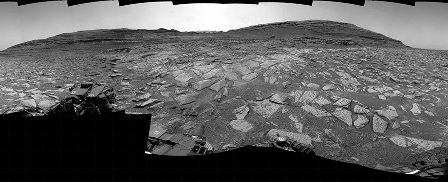 sol-4889:-right-navigation-camera,-cylindrical-projection