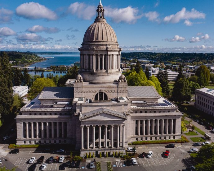 washington-fights-police,-firefighters-over-pension-funds-to-fill-budget-gap
