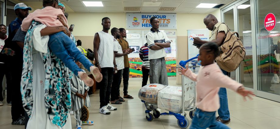 ghana-welcomes-home-citizens-evacuated-from-south-africa