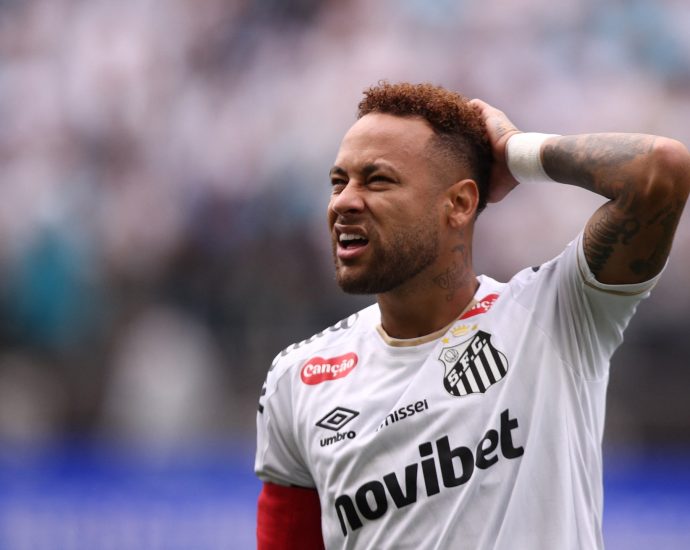 neymar-injury-threatens-brazil-forward’s-world-cup-as-scans-needed-on-calf