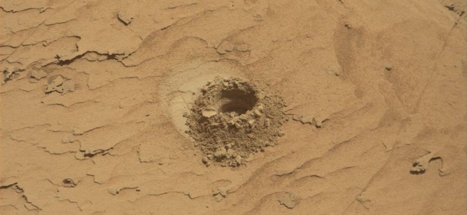 curiosity-blog,-sols-4900-4907:-pasadena,-we-have-a-drill-sample!
