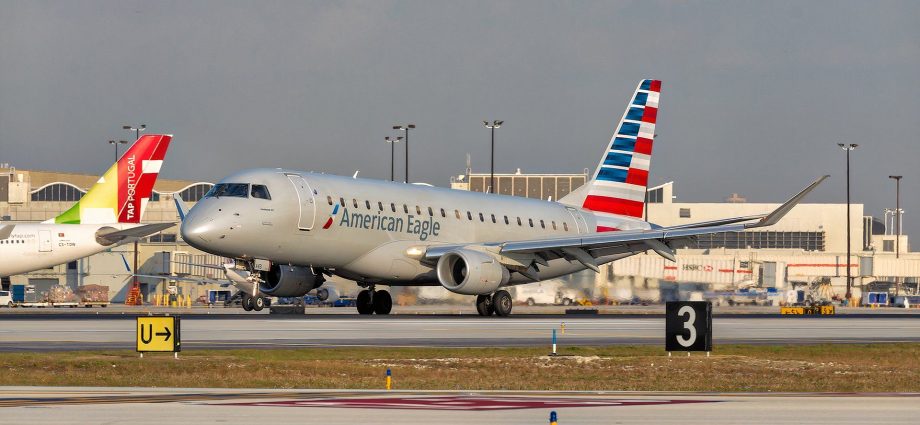 american-airlines-responds-after-20-year-top-tier-flyer-allegedly-finds-condom-in-seat