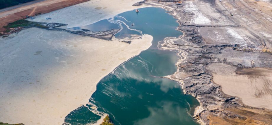 environmentalists-turn-out-in-force-to-oppose-the-traitor-coal-ash-rollbacks