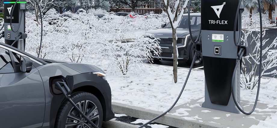 pionix-to-provide-its-everest-open-source-software-stack-for-tritium’s-ev-chargers