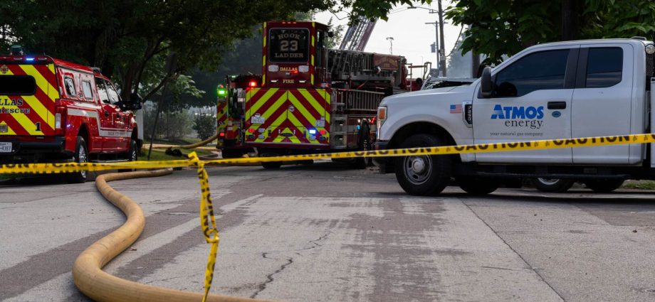 at-least-three-dead-after-fire-destroys-dallas-apartment-complex