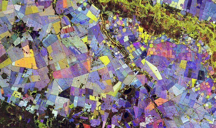 painting-the-growing-season-in-the-maize-triangle