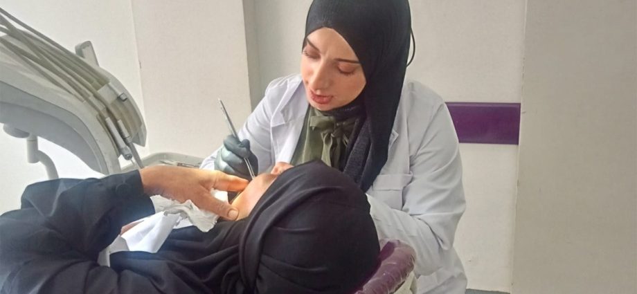 gaza-parents-brave-dental-dilemma:-costly-treatment-or-food-on-the-table?