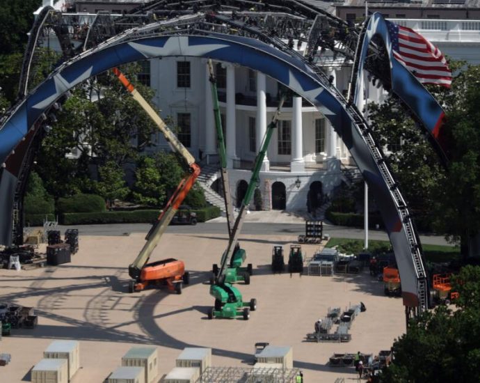 race-cars-and-cage-fights-—-on-national-park-land?