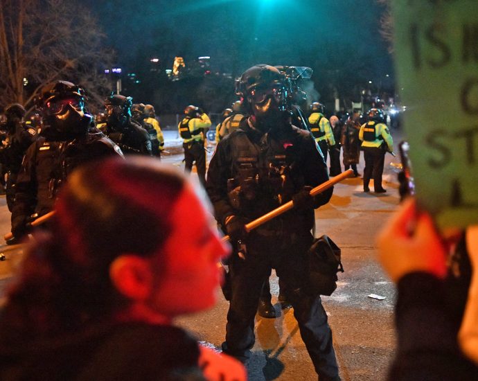 ice-agent-charged-in-minneapolis-shooting-is-arrested-in-texas