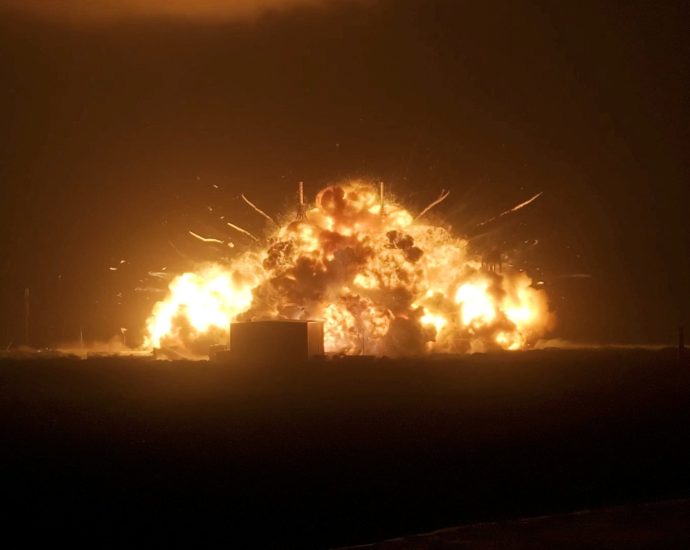 blue-origin investigating-cause-of-new-glenn-rocket-explosion
