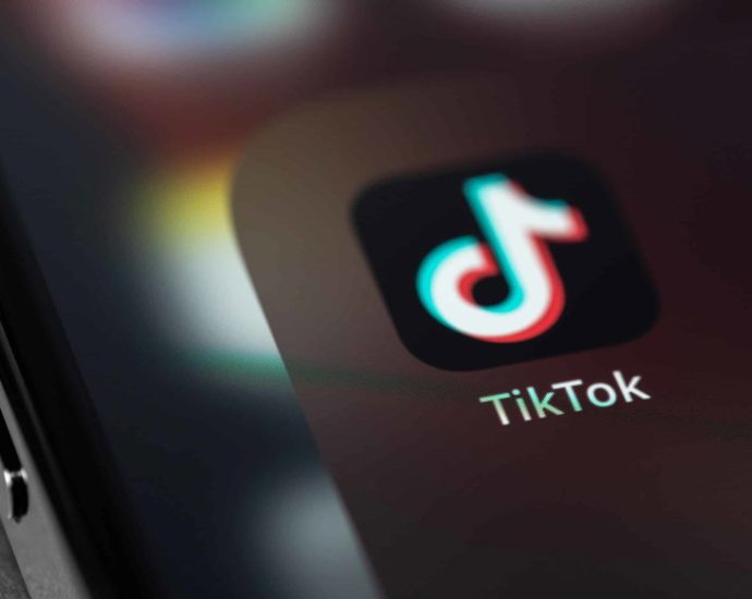 tiktok:-the-climate-denying-social-media-app