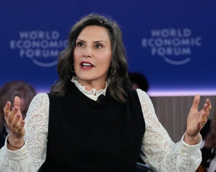 michigan-gov-whitmer-says-she-won’t-run-for-president-in-2028-then-backtracks-hours-later.