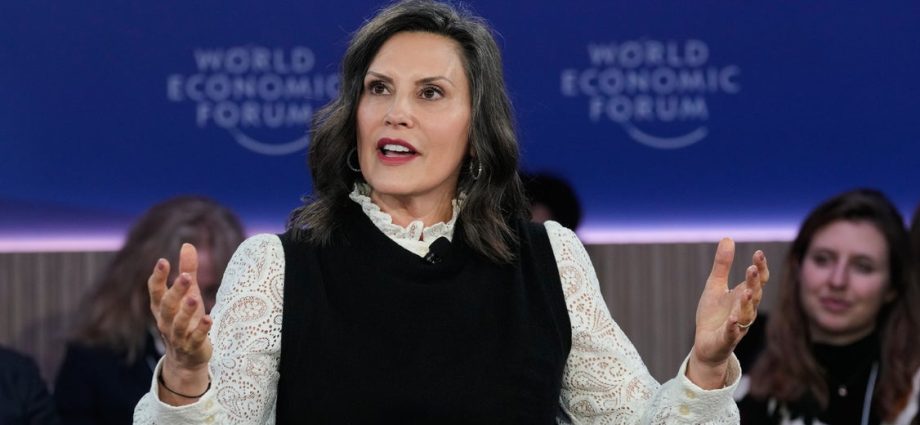 michigan-gov-whitmer-says-she-won’t-run-for-president-in-2028-then-backtracks-hours-later.