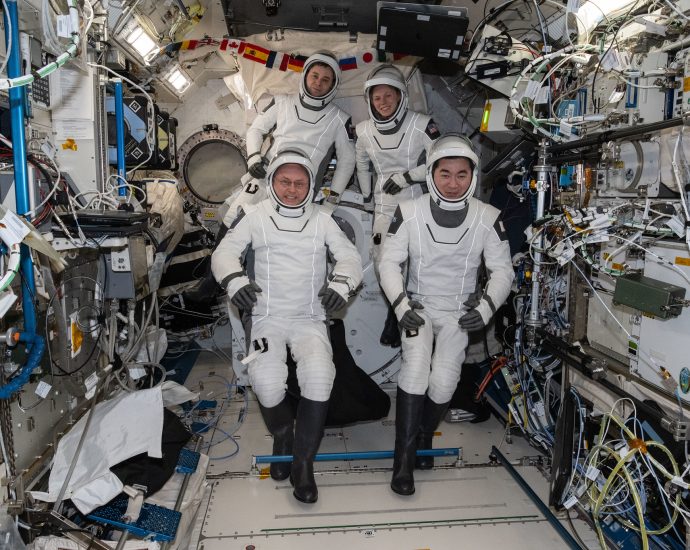 nasa-hosts-spacex-crew-11-astronauts-for-public-event-at-headquarters