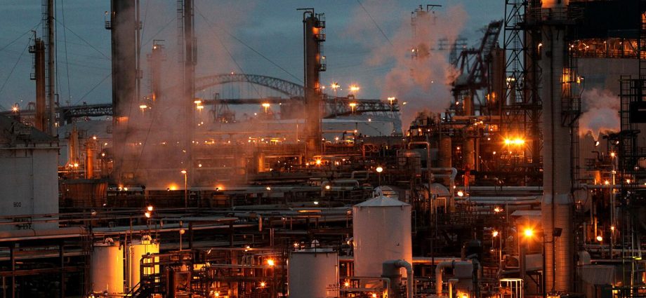 after-heated-debate,-california-updates-key-climate-limit.-critics-say-it’s-a-retreat