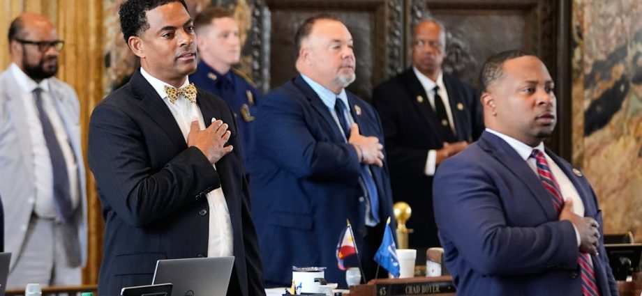 louisiana’s-legislature-passes-new-congressional-map-to-give-gop-another-seat