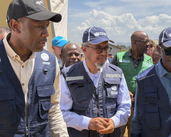 who-chief-visits-bunia,-epicentre-of-the-ebola-outbreak