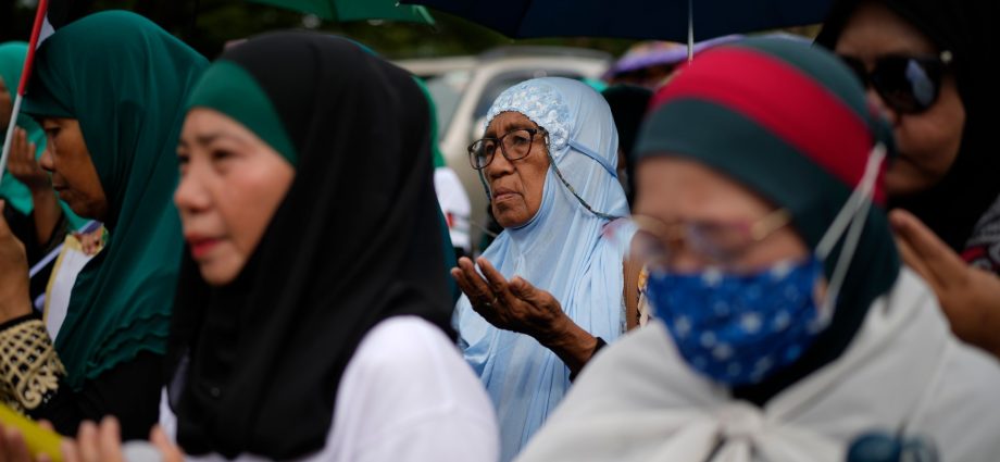 the-iran-war-is-dividing-muslims-in-the-philippines