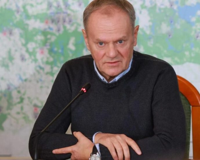 tusk-urges-nato-to-heed-medvedev’s-threats-after-russian-drone-strikes-romanian-apartment-block