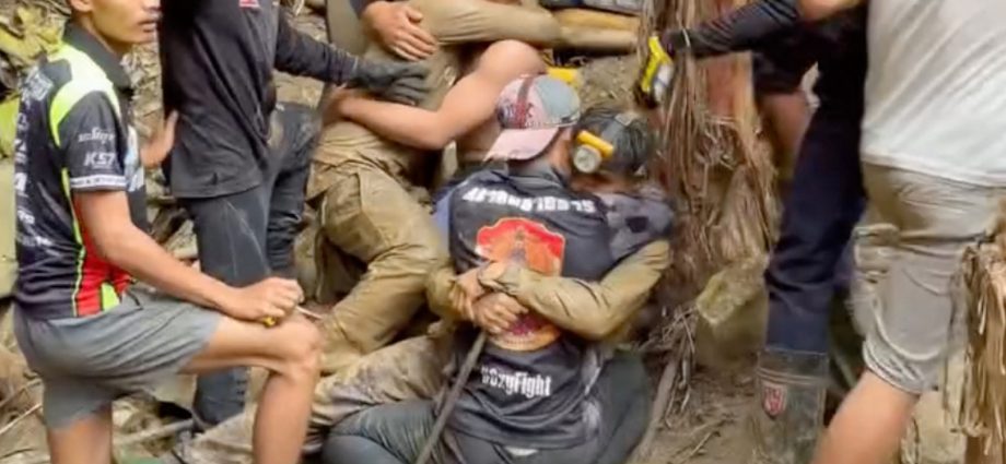 emotional-scenes-as-more-survivors-pulled-from-flooded-laos-cave