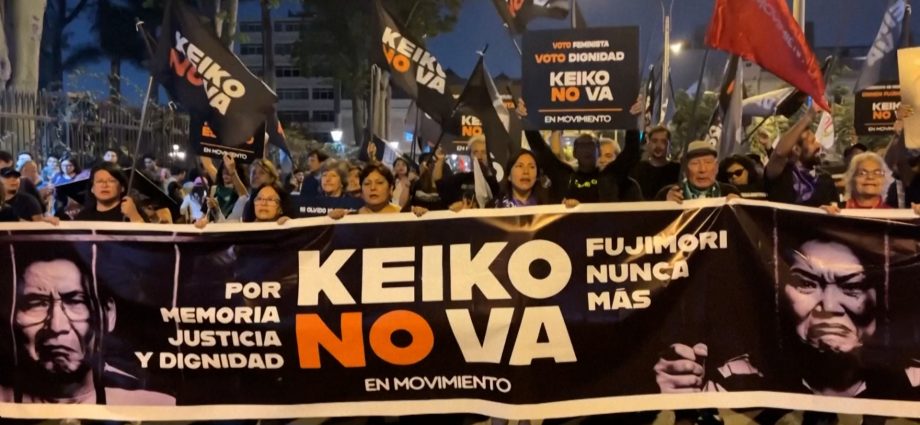 thousands-in-peru-protest-fujimori-presidential-run