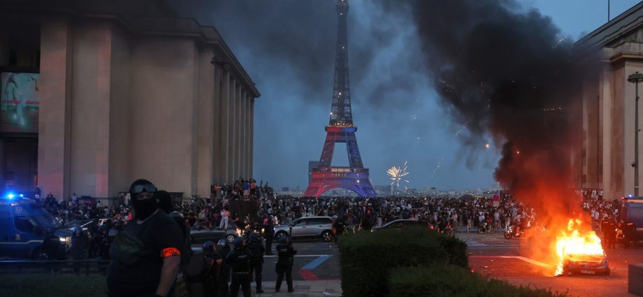 france-arrests-hundreds-of-rioters-nationwide-as-psg-win-champions-league