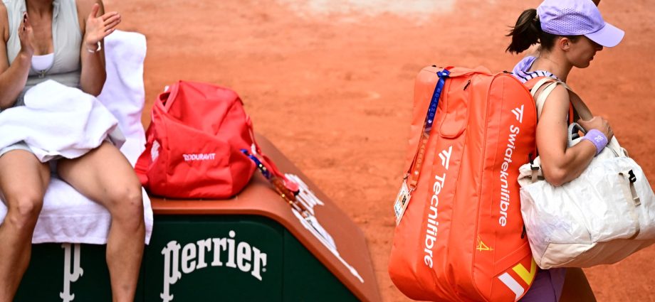 four-time-champion-swiatek-out-as-french-open-continues-to-deliver-shocks