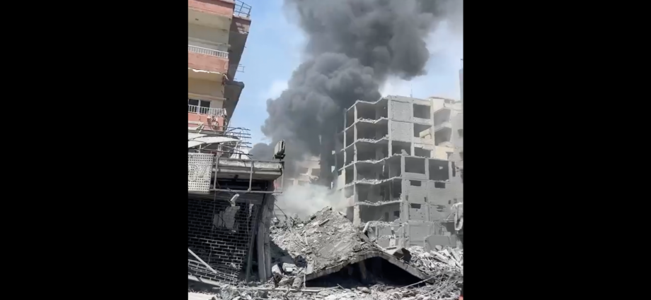 israeli-airstrikes-devastate-lebanon’s-tyre